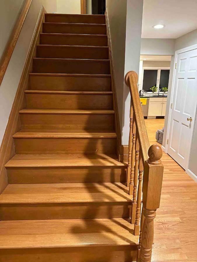 Room In Single Family House - Suburban Neighborhood In Boston Eksteriør billede
