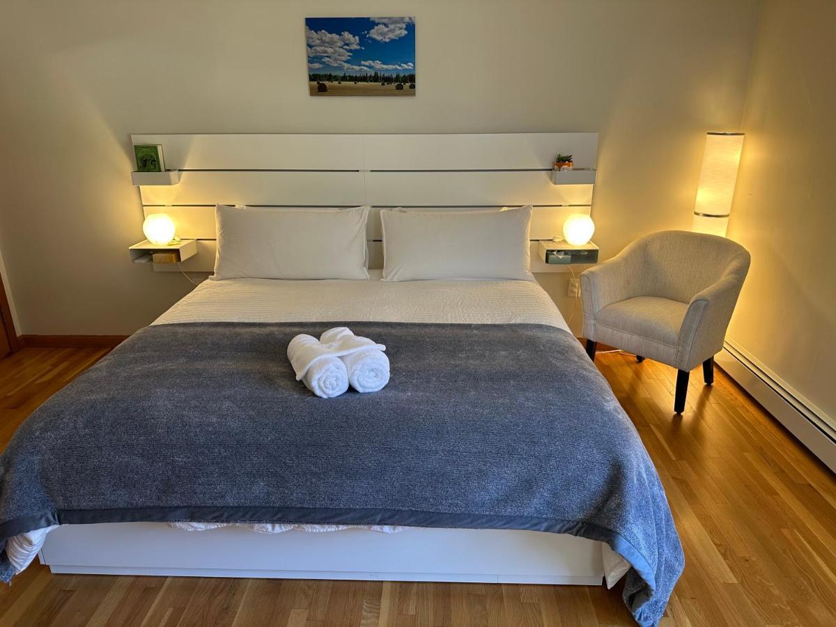 Room In Single Family House - Suburban Neighborhood In Boston Værelse billede
