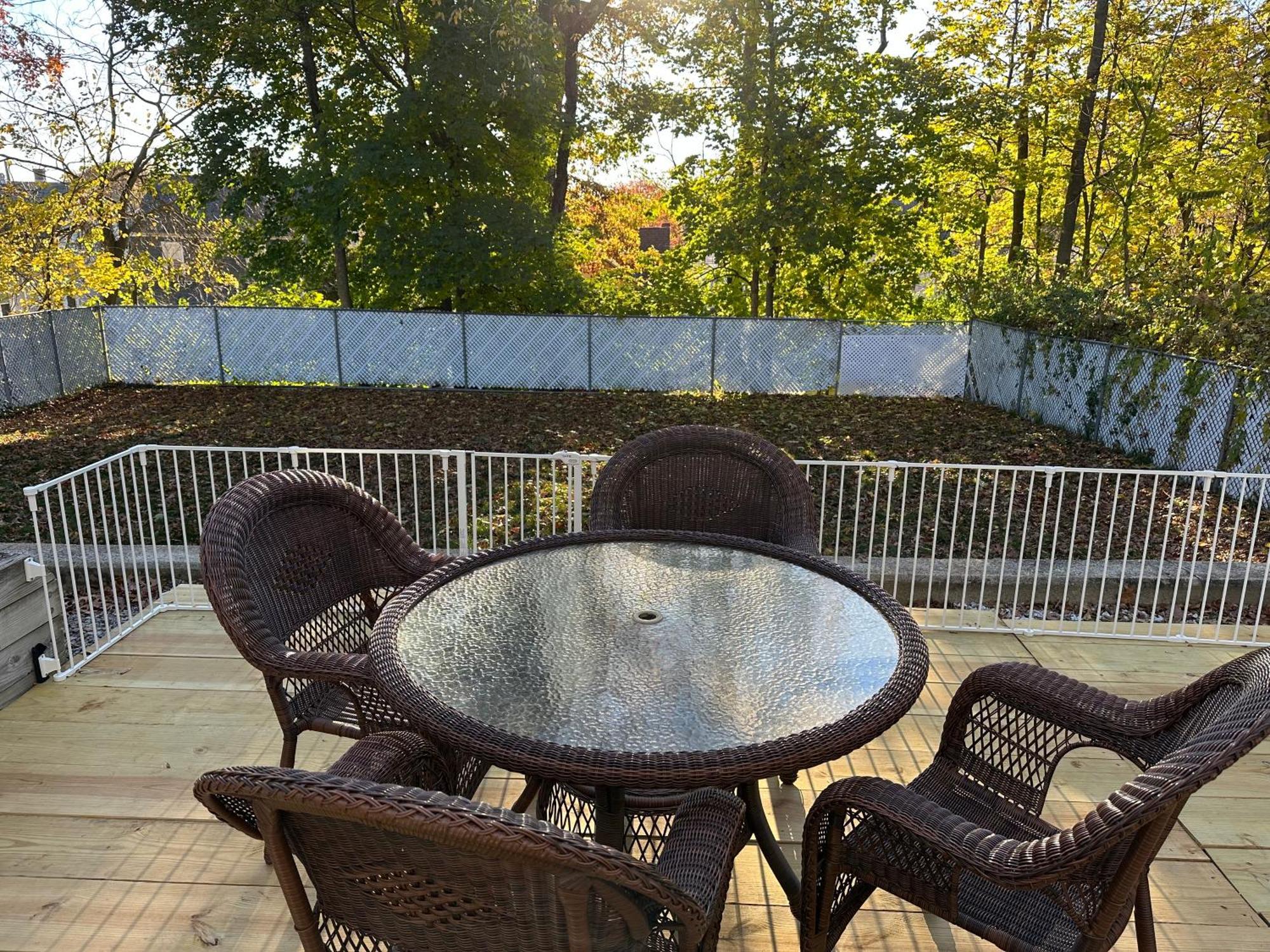 Room In Single Family House - Suburban Neighborhood In Boston Værelse billede